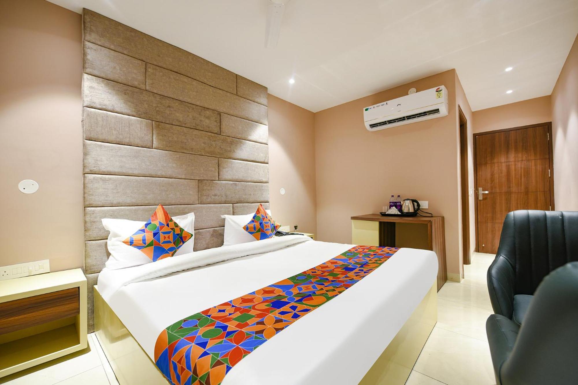 Fabhotel Supreme Suites Ludhiana Exterior photo